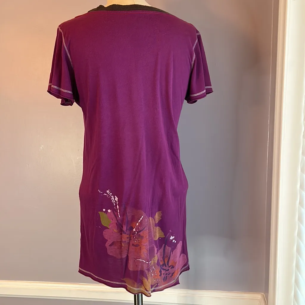 Scrapbook short sleeve V neck artsy floral t shirt Size Small Pink - Image 4