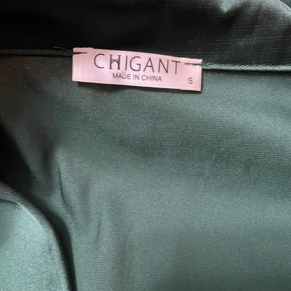Green Chigant Short Sleeve Button Down Silky Soft Small Womens Blouse - Image 2