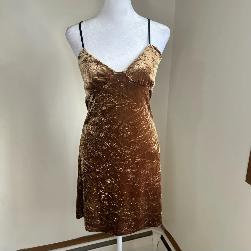 Blue Life vintage y2k Velvet Midi Dress in Gold adjustable strap size M - Image 3