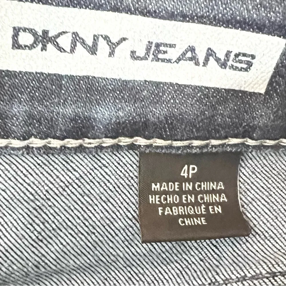 DKNY Mercer Skinny Dark Wash Denim Jeans Size 4P Inseam 29 inches - Image 10