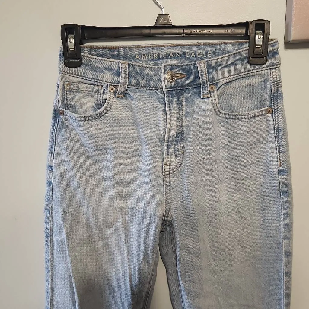 American Eagle Size 00 Long Light Wash Denim Mom Jeans - Image 2