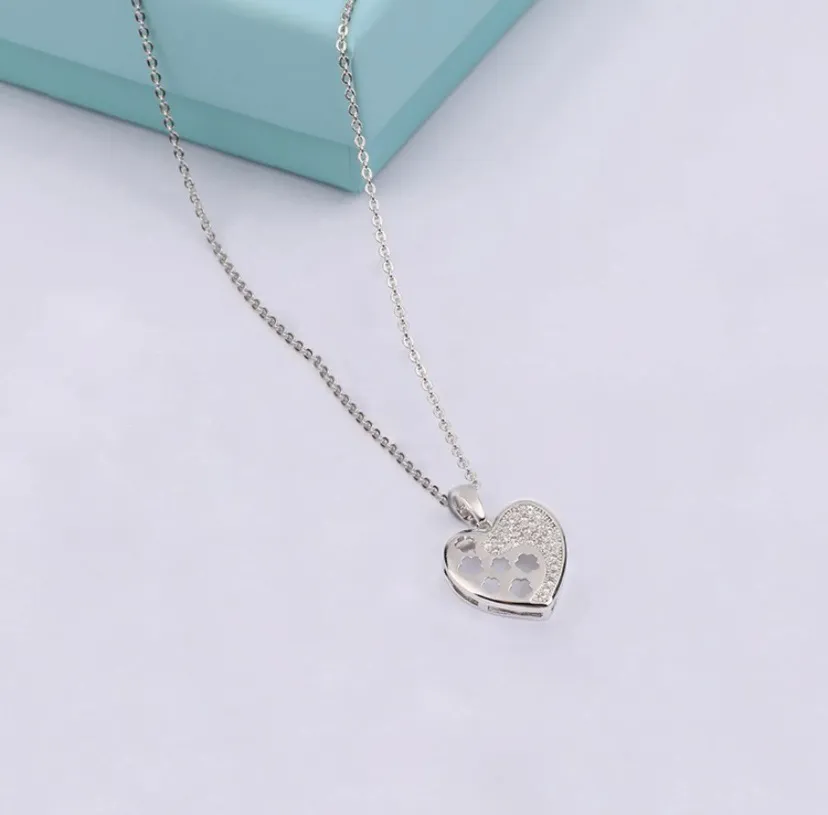 NEW Silver heart pendant necklace with pair of stud earrings and gift box, STOCKING STUFFER - Image 3