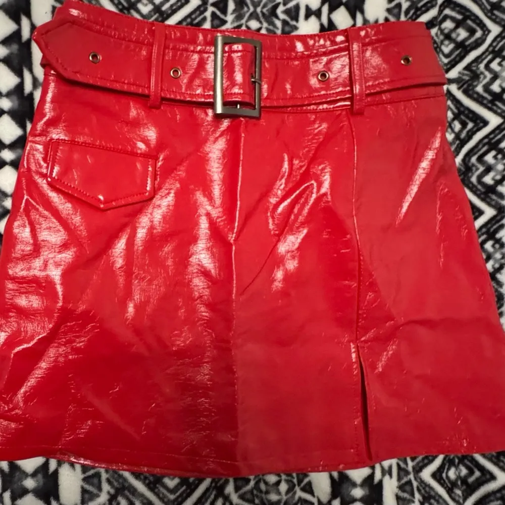 Women's Patent Belted Mini Skirt - Image 4
