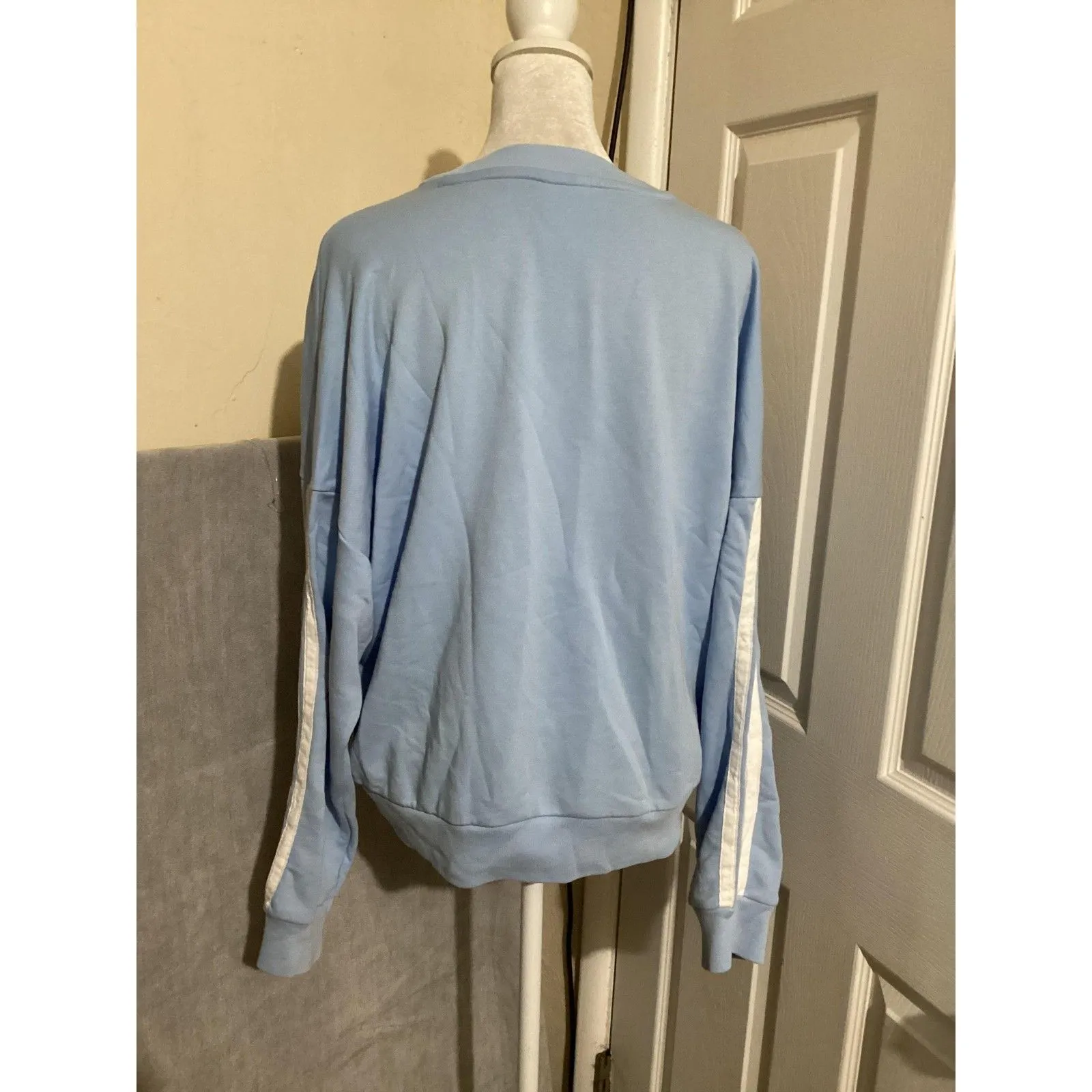 Adidas Sweatshirt Womens Medium Light Blue Crewneck Pullover 3-Stripes Logo - Image 3