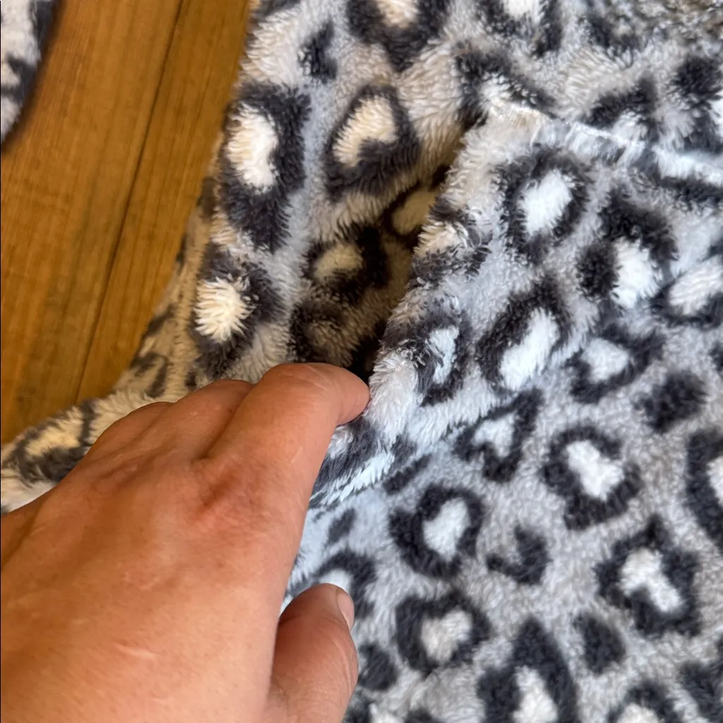 Simply Southern Gray and Pink Fleece Pullover - Image 10