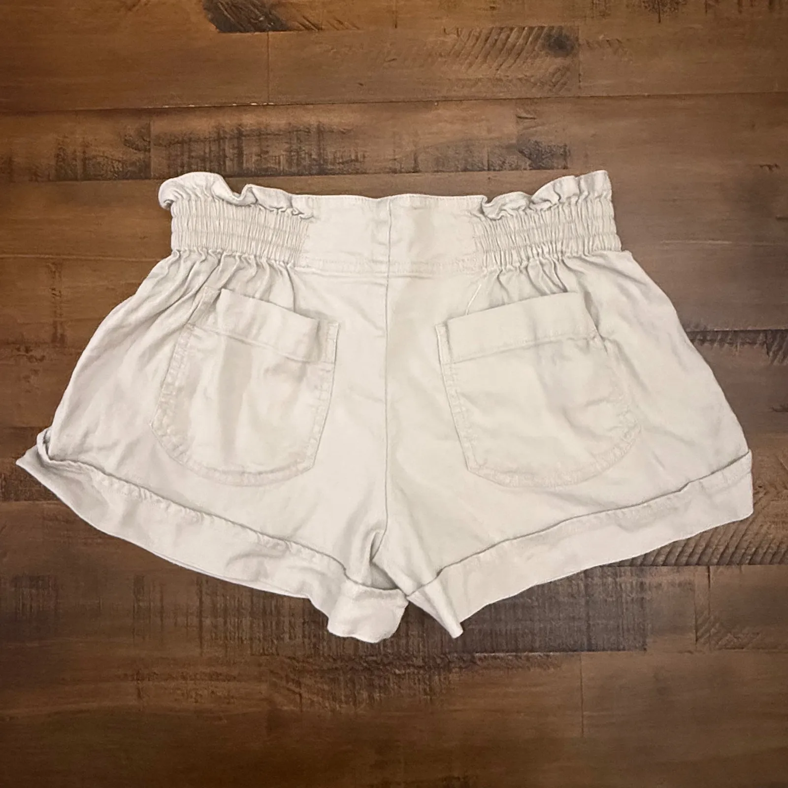 Anthropologie Women's Paper Bag Style Khaki Linen Shorts, size 0 - Image 2