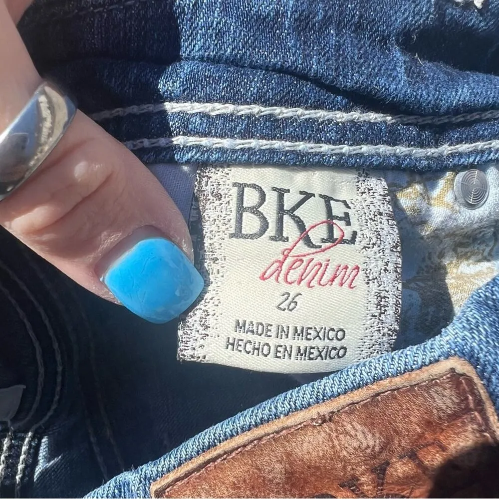 Buckle BKE Culture rolled hem Frayed jean shorts Size 26 - Image 4