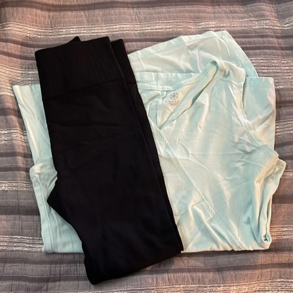 GAIAM SEAFOAM Shirt Sleeveless & Seamless Black Leggings Size Med EUC #3252 - Image 5