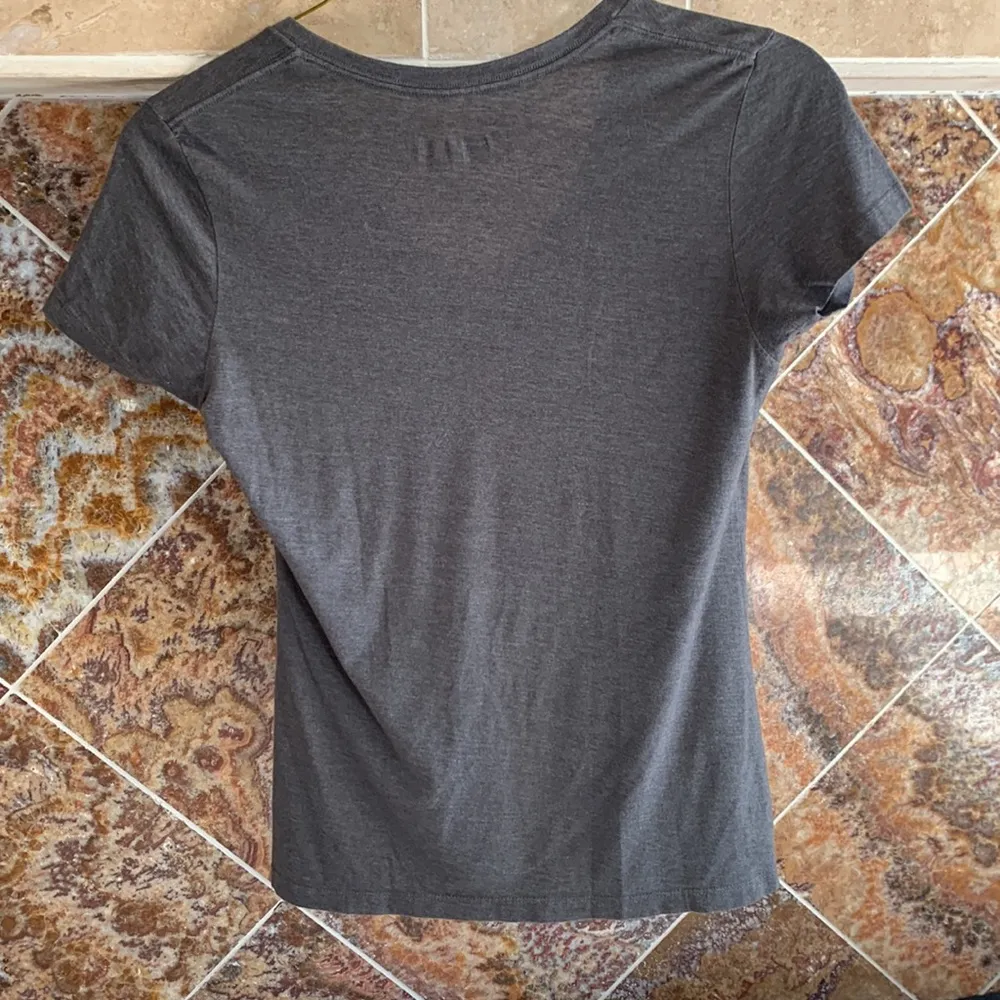 Women's Arizona Cardinals NFL Team Branded Gray V-Neck T-Shirt Size Medium - Image 5