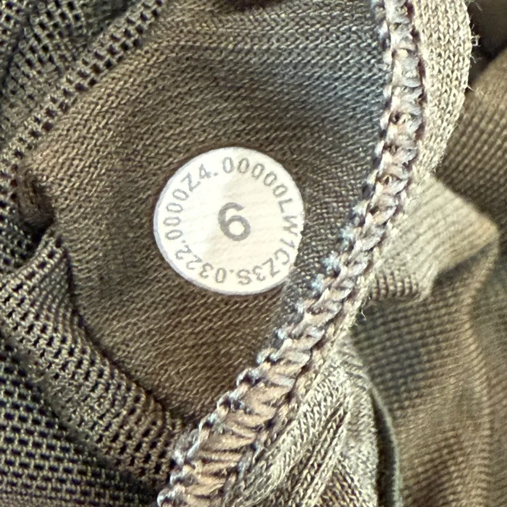 Lululemon  Wunder Train Racerback Tank Top (size 6) - Image 4