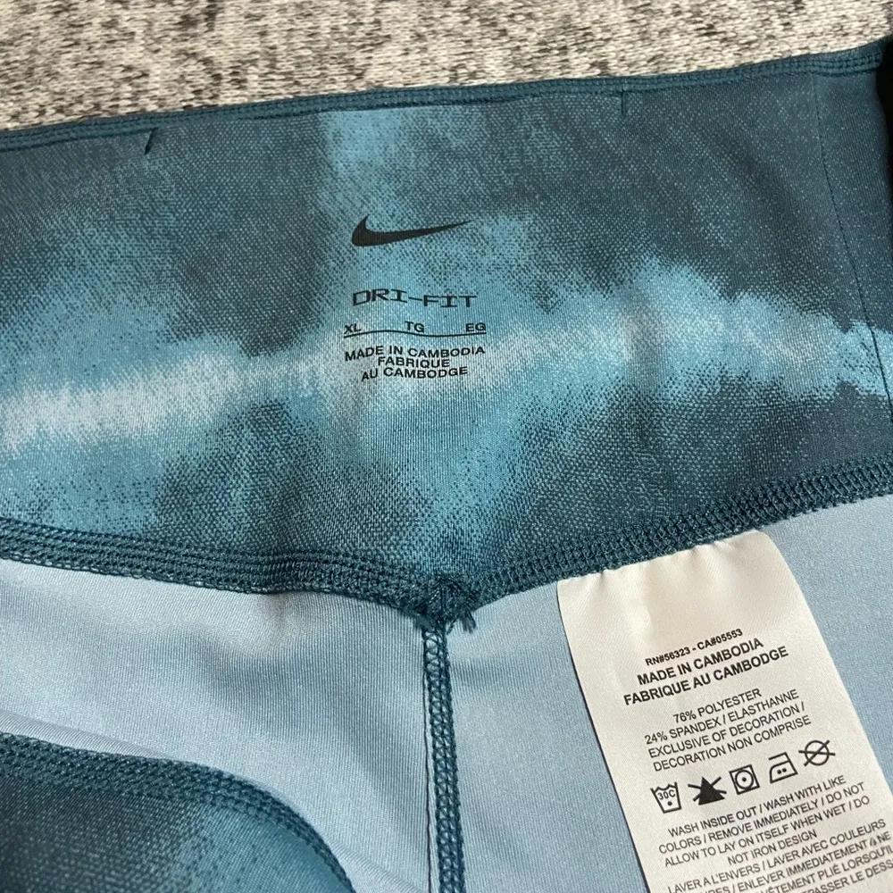 Nike One Luxe Leggings - Image 4