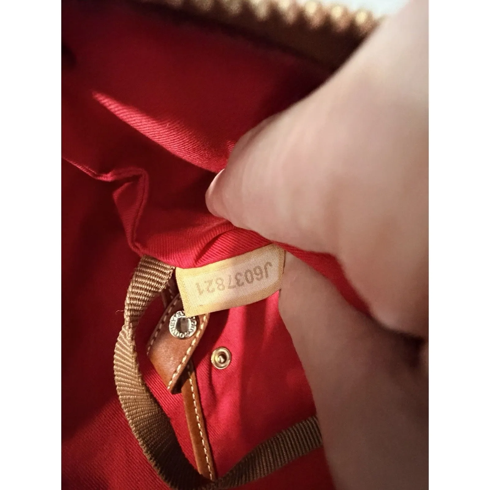 Dooney and Bourke White Pebble Grain Leather Hobo Bag Style # R924WH $308 - Image 8