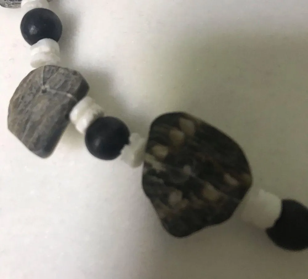 Bead & Faux Abalone Necklace BNWT Black - Image 3