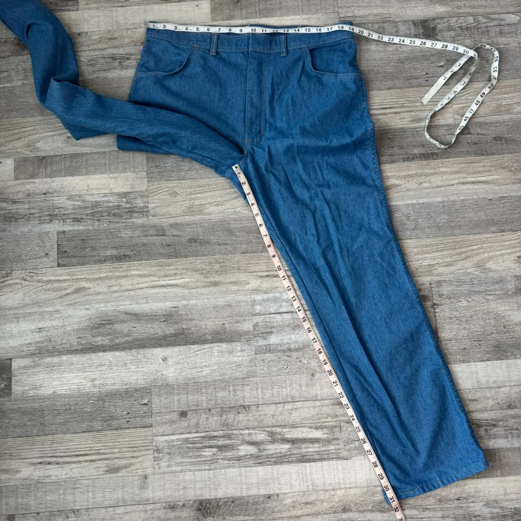 Vintage Wrangler Men's Medium Wash Straight Leg Jeans G2 - Image 2