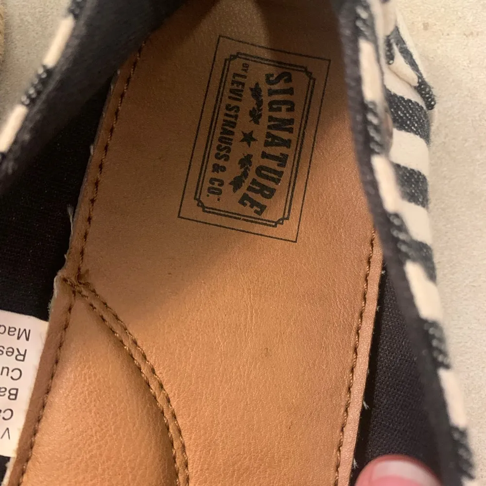 Levi Strauss and Co | black and white stripe espadrilles size 9 - Image 7