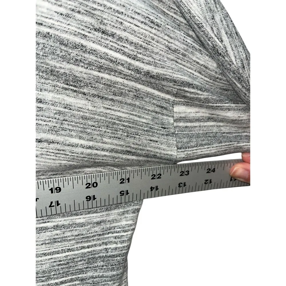 Athleta Women's Long Sleeve Gray T-Shirt Size Small Front Pocket Cozy Athleisure - Image 5