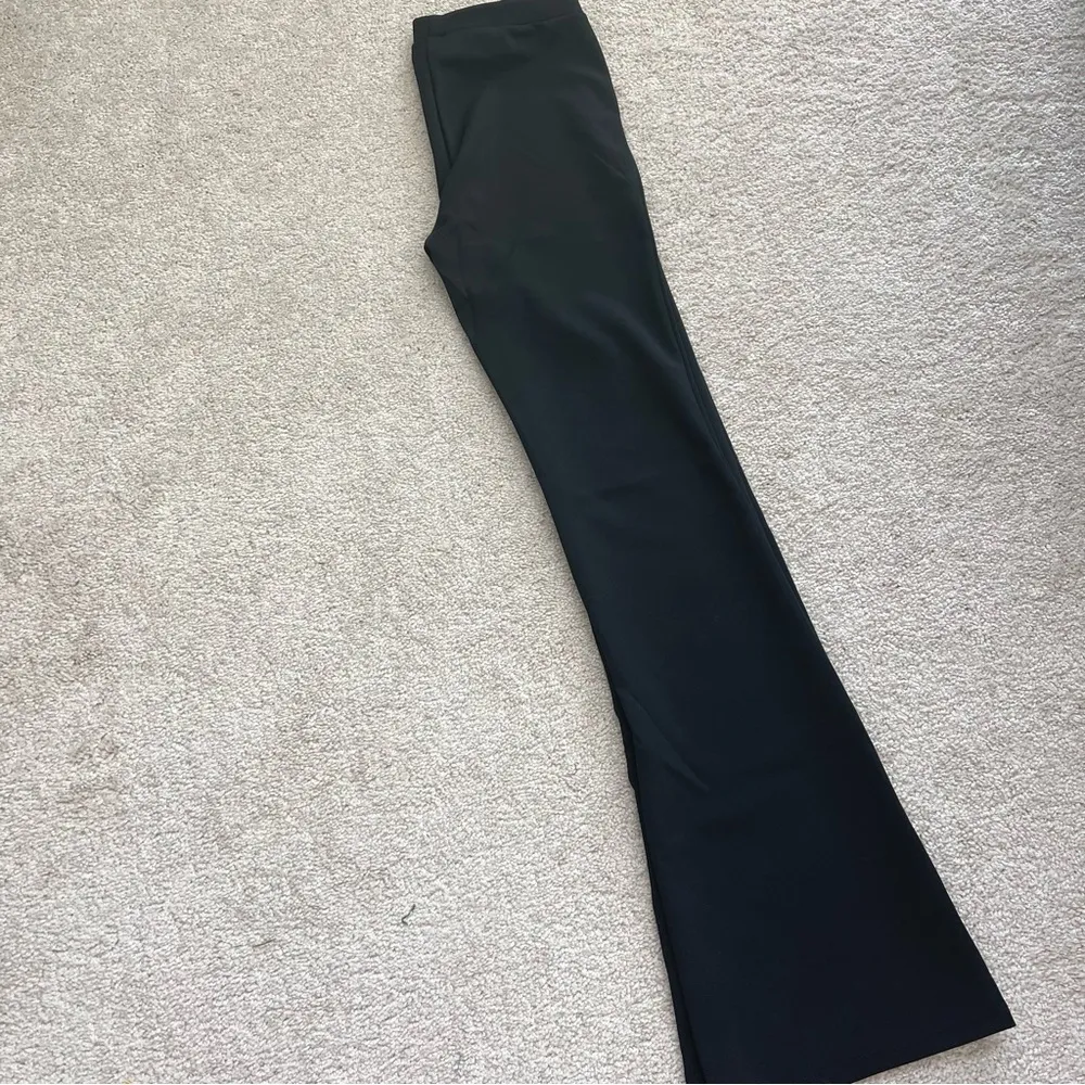 fashionable wide leg pants NWT - Image 2