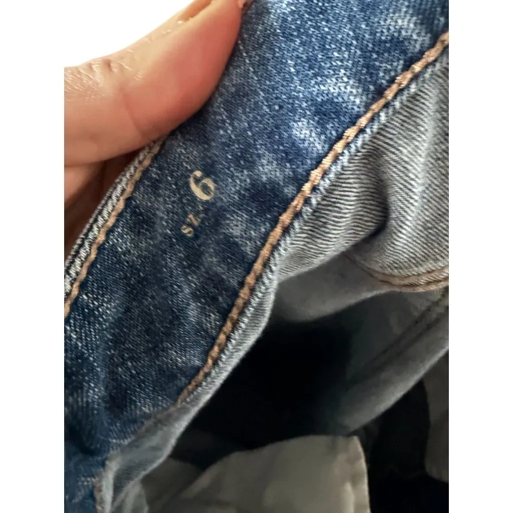 WHITE HOUSE BLACK MARKET WHBM Embroidered Slim Crop Jeans Size 6 - Image 10