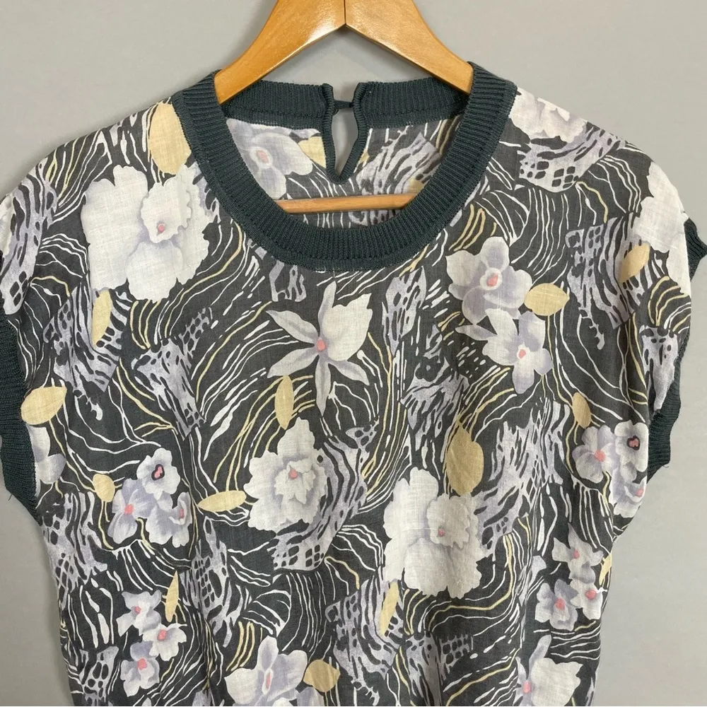 Vintage Floral Top Gray Tropical Ribbing Lightweight Short Sleeve Slouchy Flower - Image 6