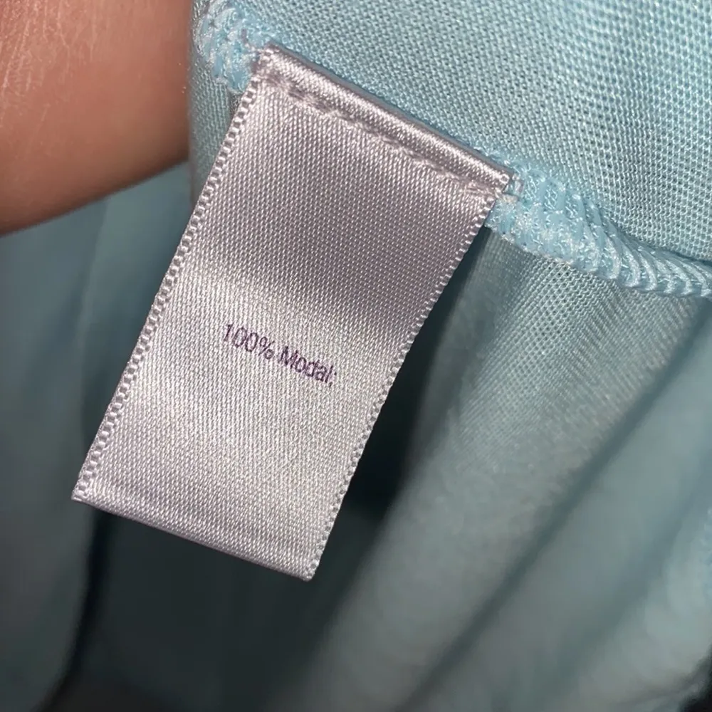 Jennifer Lopez shirt light blue long sleeved 3x Clear beads on sleeves - Image 5