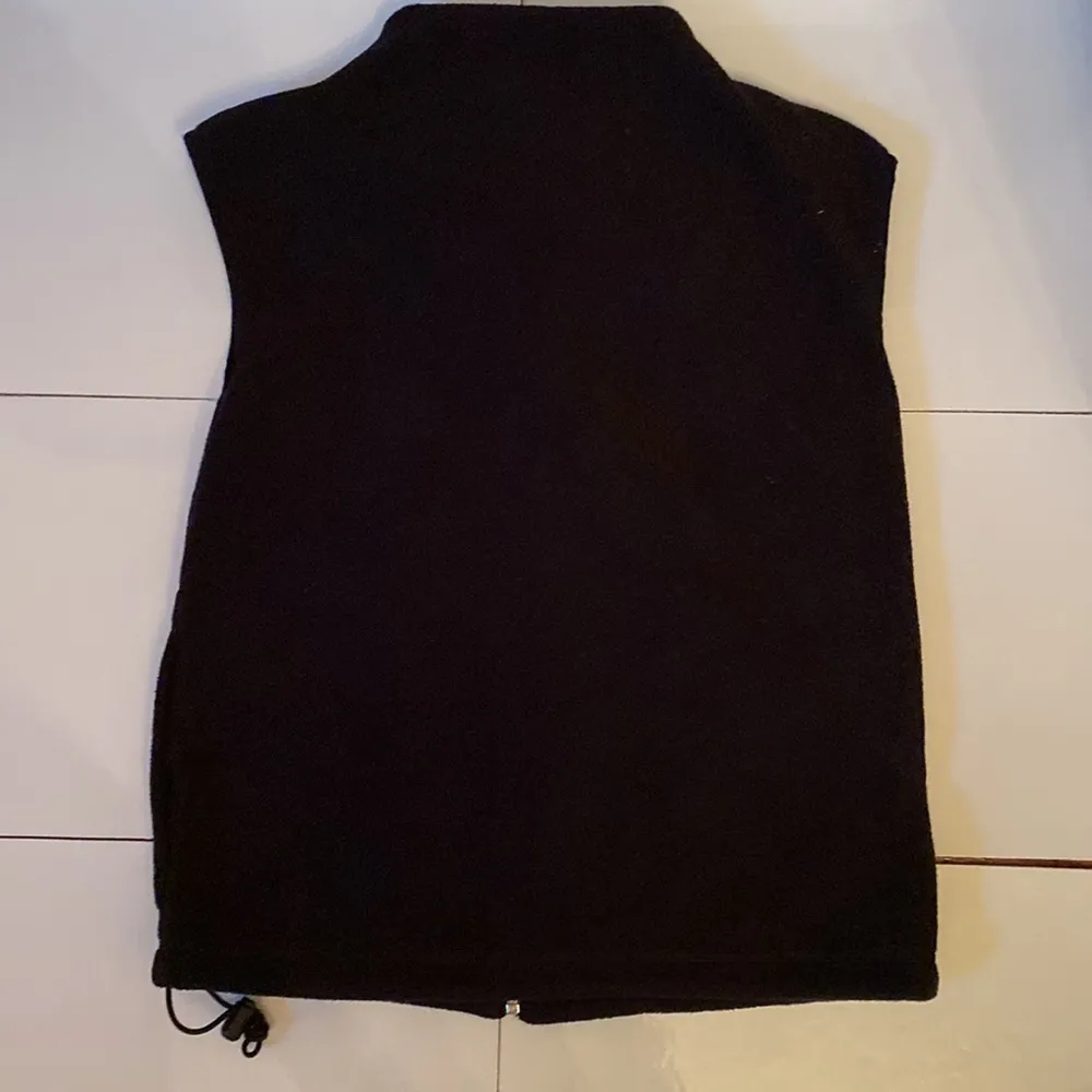 DKNY black polyester fleece vest. Zippered front. Drawstring bottom. Size XS. - Image 6
