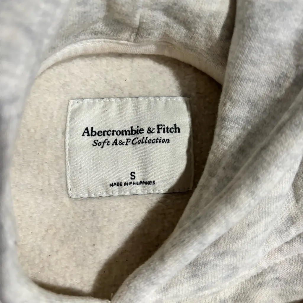 Grey Abercrombie and fitch hoodie small - Image 4