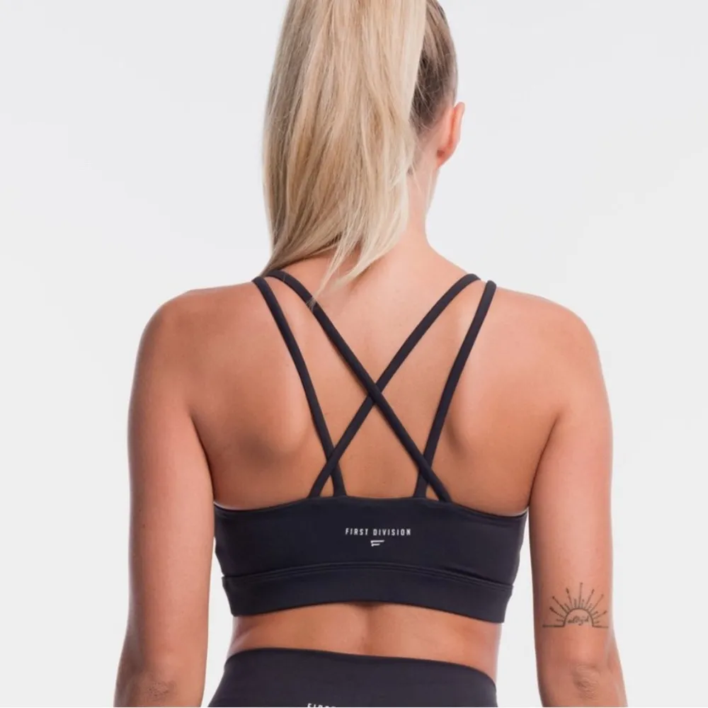 NWT FIRST DIVISION SPORT BRA AND RIBBED CROSS SHORT BLACK WORKOUT SET SIZE SMALL - Image 4