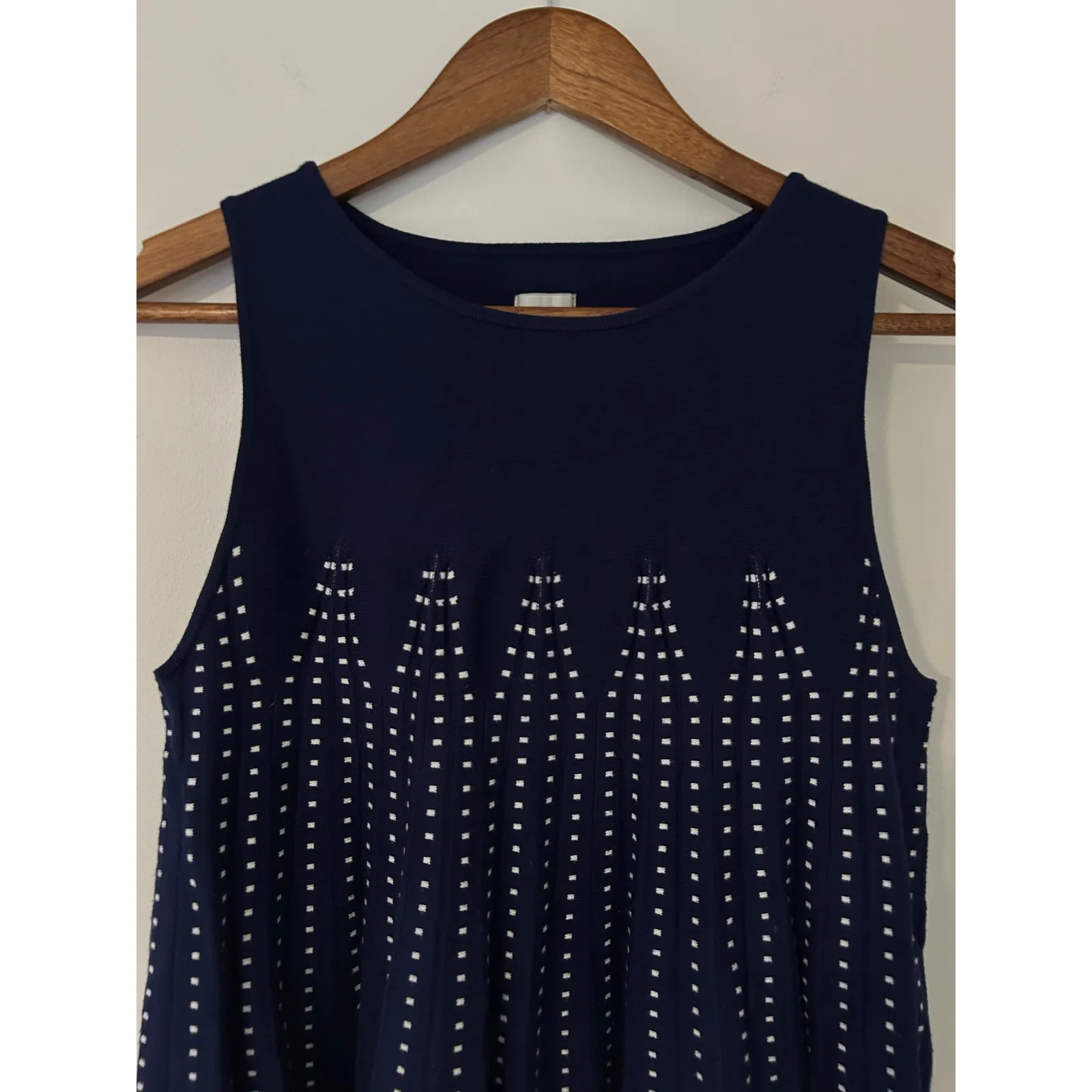 Anthropologie Maeve Structured Swing Sweater Tank Top Navy Blue Pleated EUC XS - Image 4