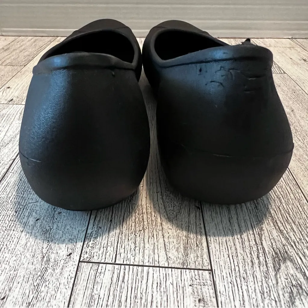 Crocs Olivia II Lined Flats Womens Sz 7 Black Slip On Shoes Faux Fur - Image 4