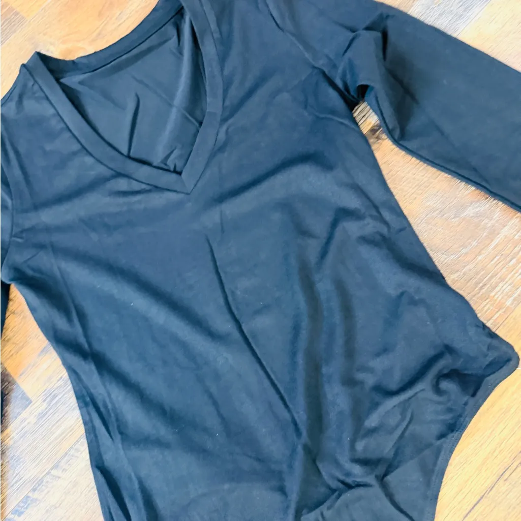 Black Long Sleeve Bodysuit Stretchy Soft Size Medium Snatched Top - Image 4