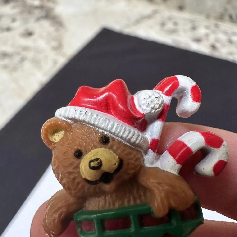 Hallmark Cards 1985 80’s Christmas Teddy Bear In Stocking Holiday Brooch Pin - Image 4