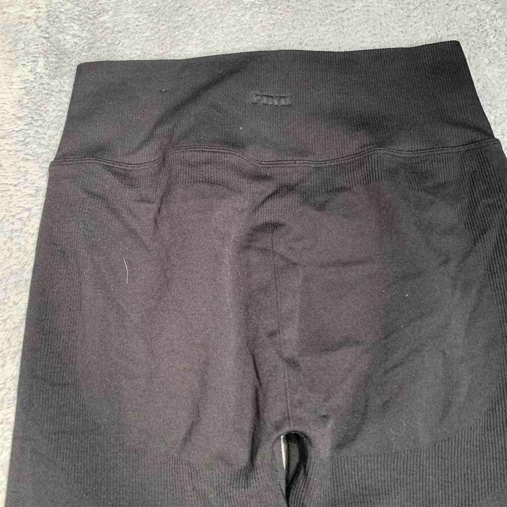 PINK Victoria's Secret Black Leggings medium/short - Image 4