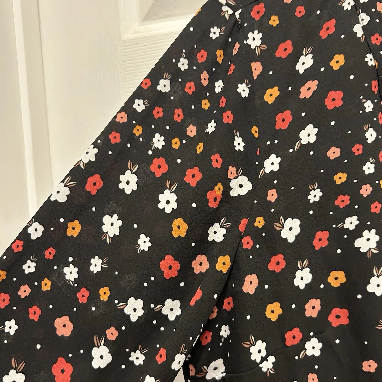 Cabi Womens Heart of Cabi Moulin Rouge Cheerful Floral 3957 Blouse Top Sz L - Image 4