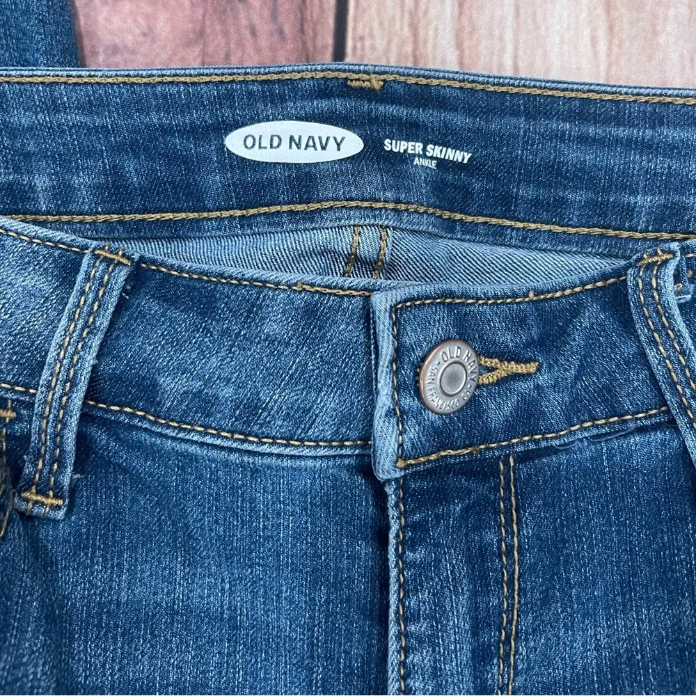 Old Navy Super Skinny Ankle Jeans - Image 3