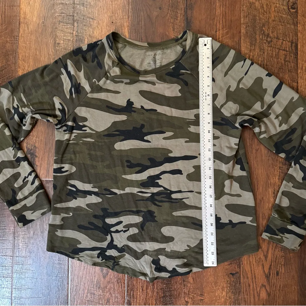 LOVE TRIBE green camouflage long sleeve top, size  XL - Image 5