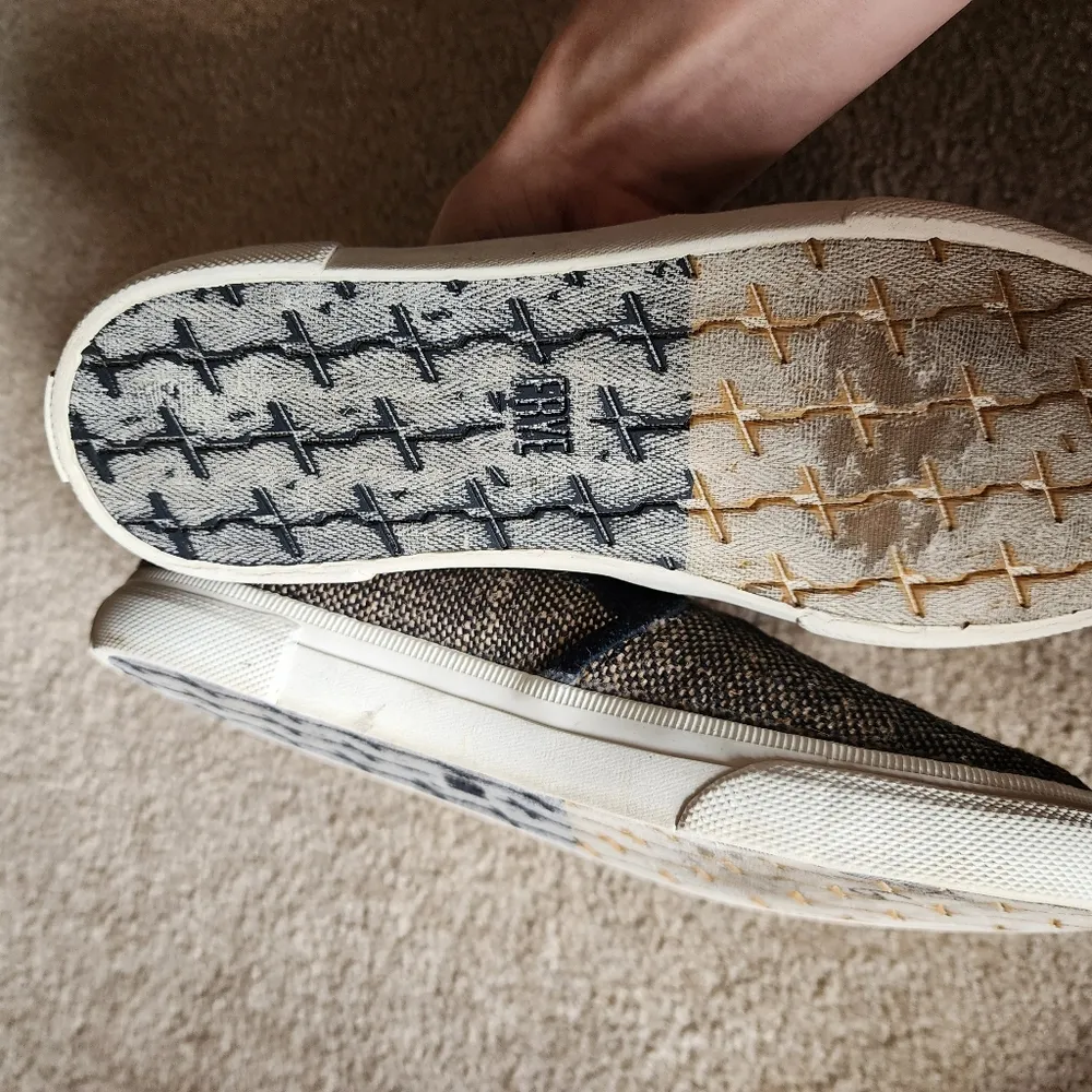 Frye Women's Gia Canvas Slip-OnSneakers Black Multi size 8 - Image 4