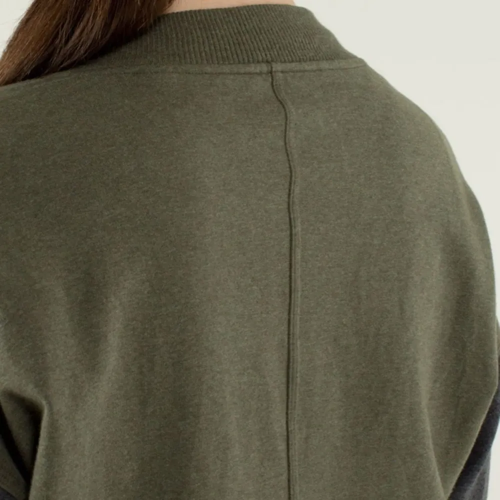 Lululemon Mula Bundle Wrap
Heathered Fatigue Green / Heathered Dark Grey - Image 6