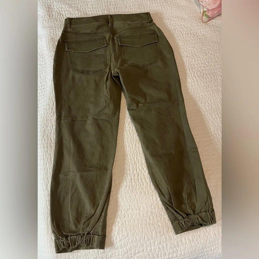 NWT Green  Straight Cropped Jeans - Image 2