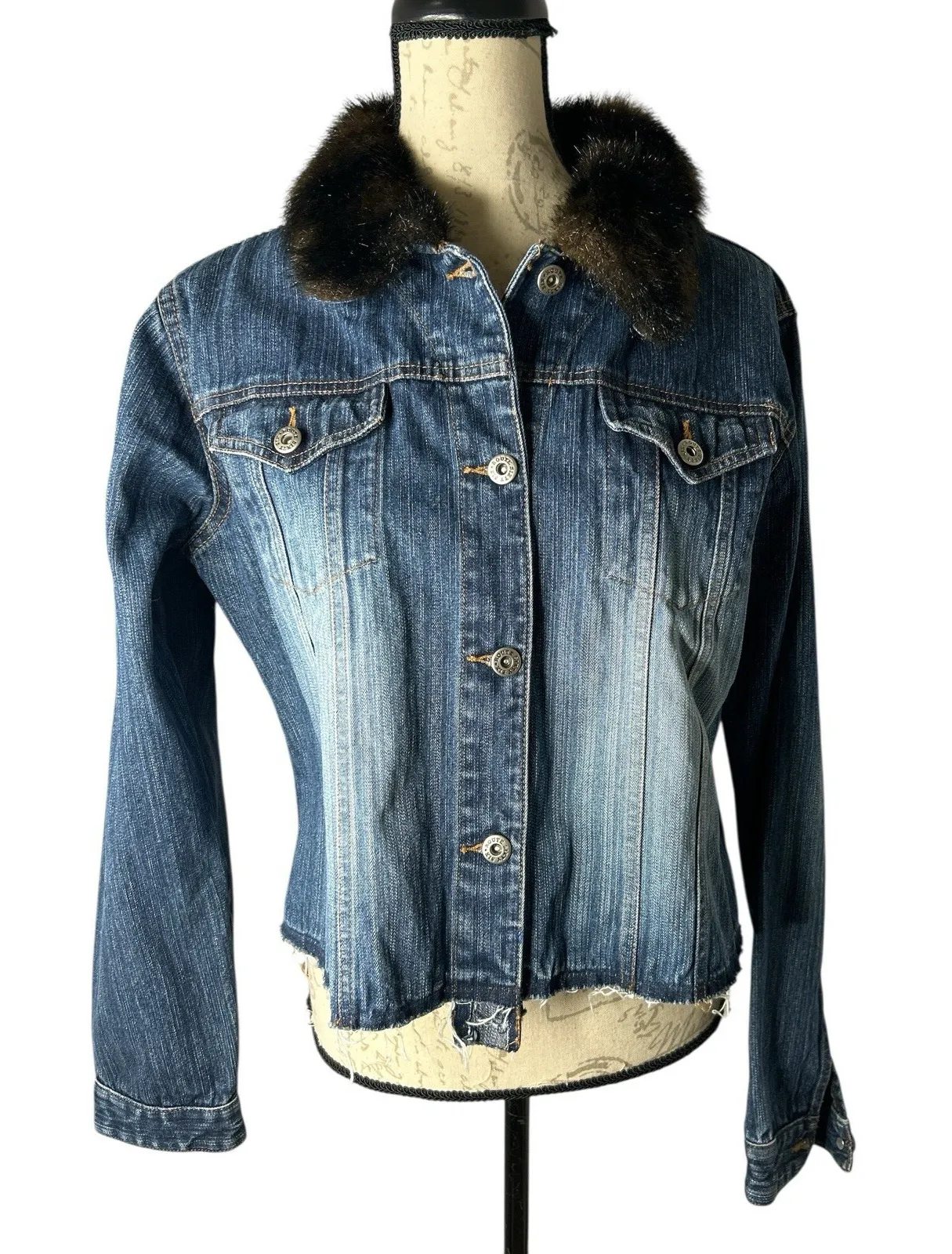 Route 66 Lightly Distressed Denim Jacket Womens L Blue Faux Fur Collar & Raw Hem - Image 1