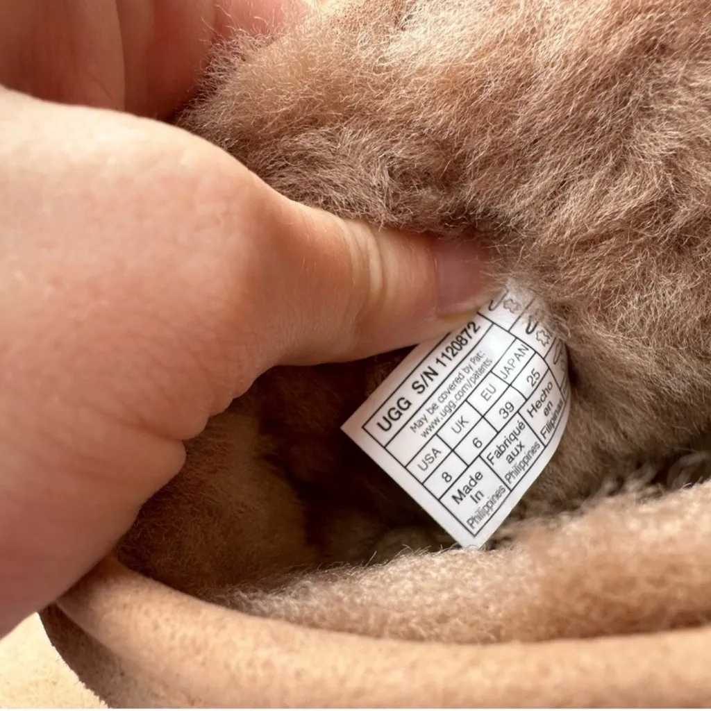 New authentic UGG Tan and Gold Ankle Boots size 8 - Image 4