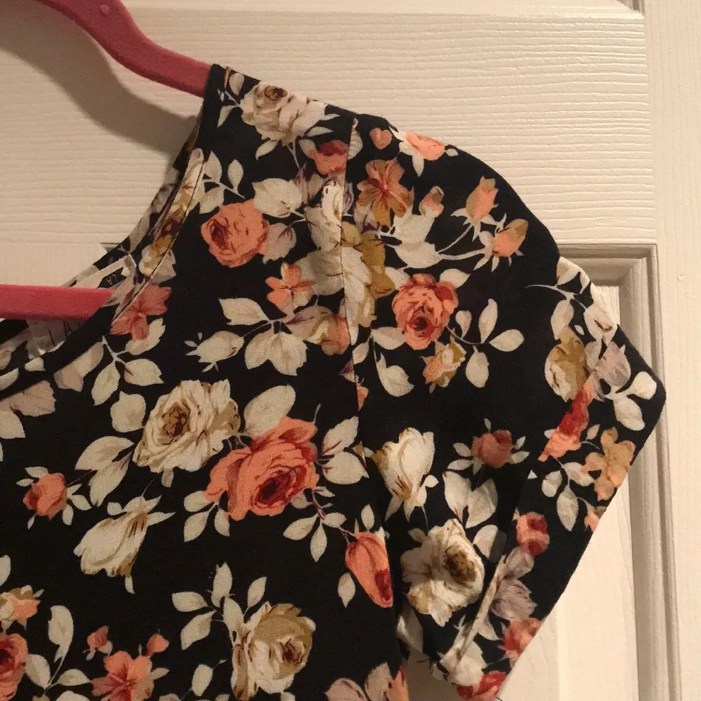 LA Hearts Floral dress🌞 - Image 3