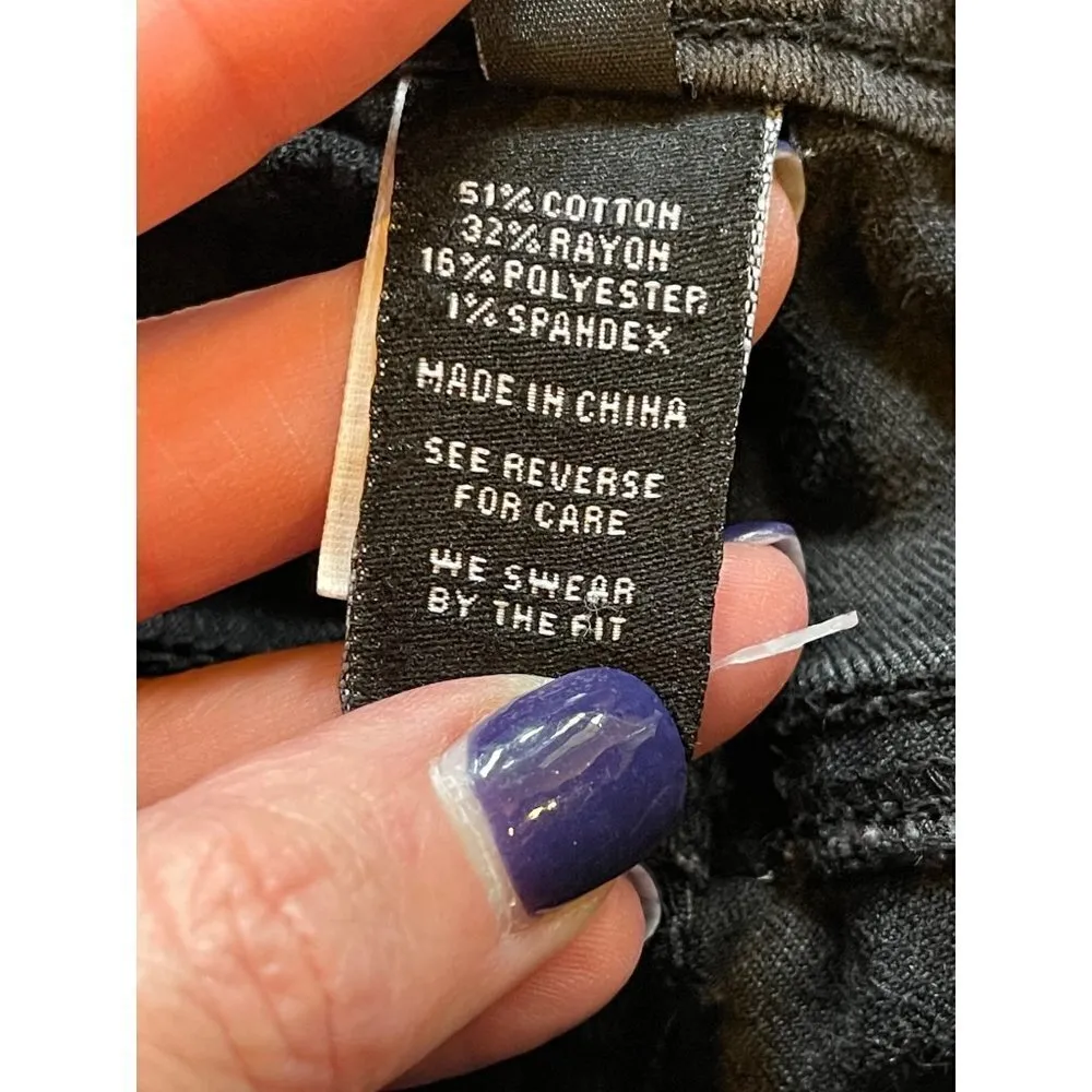 Torrid Denim Black Mid Rise Skinny Leg Cropped Jeans Size‎ 12 - Image 9