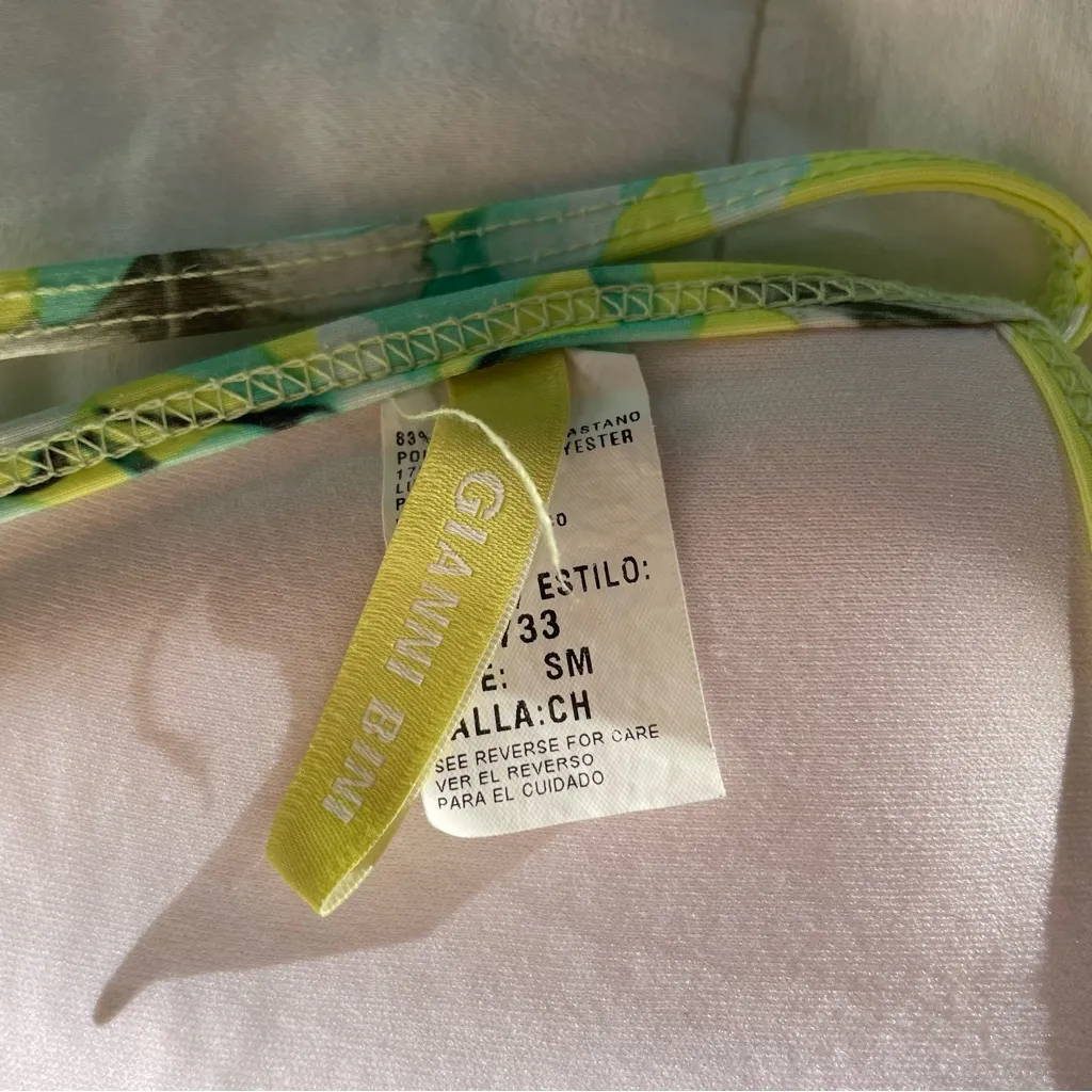 Gianni Bini Green Tropical Floral Bikini Top - S - Image 3