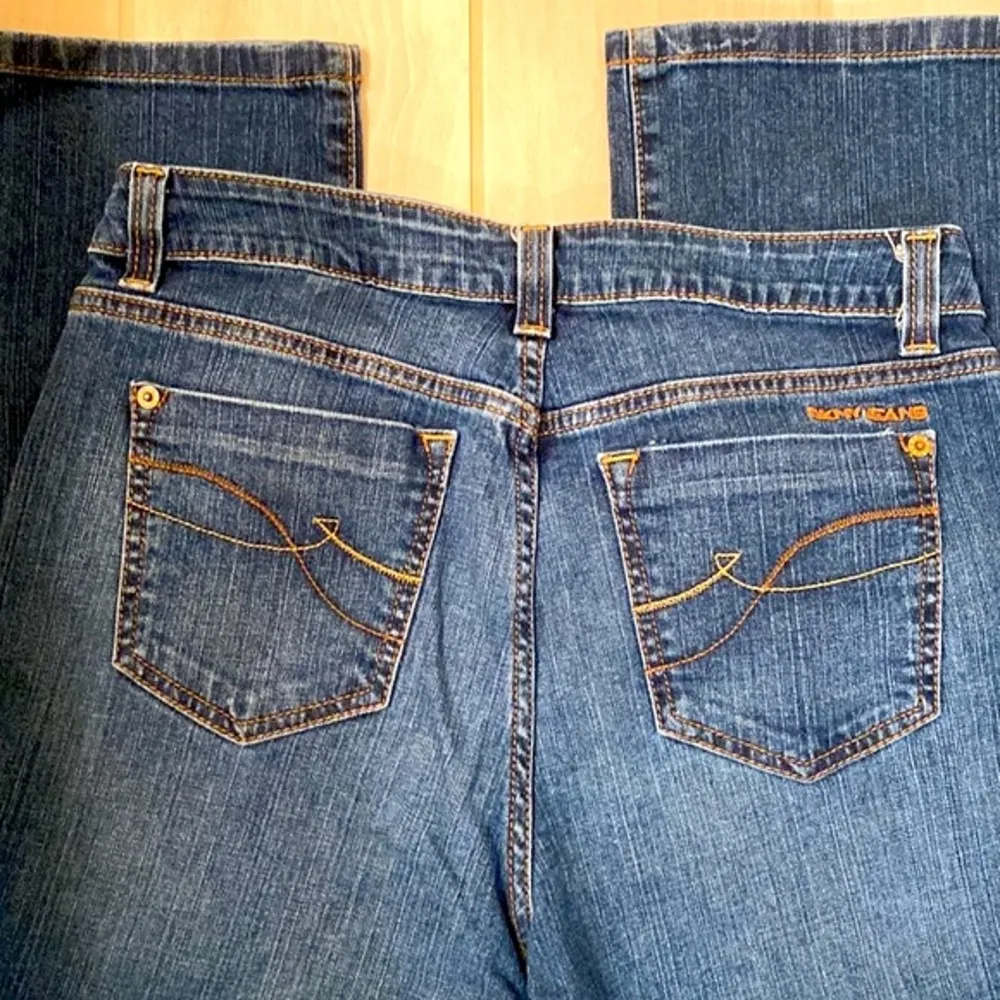 DKNY|| Blue Jeans - Image 4