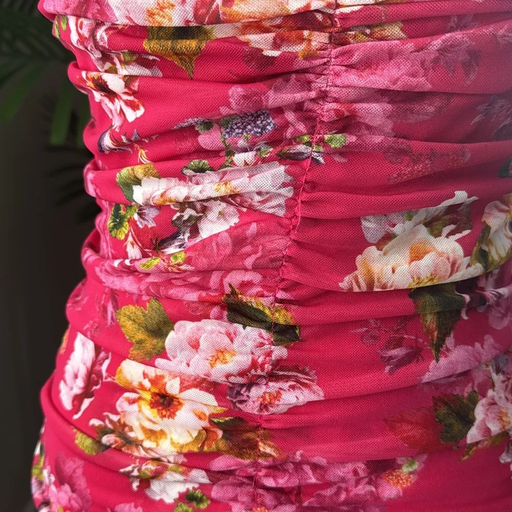 L'AGENCE Karly Ruched Dress in Cabaret Pink Multi Moschata Rosa. SZ Small, $430 - Image 5