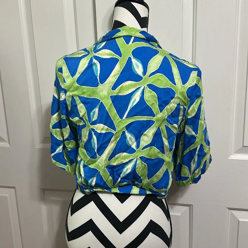 HAUTE HIPPIE Blue and Green Patterned Cropped Blouse - Image 3