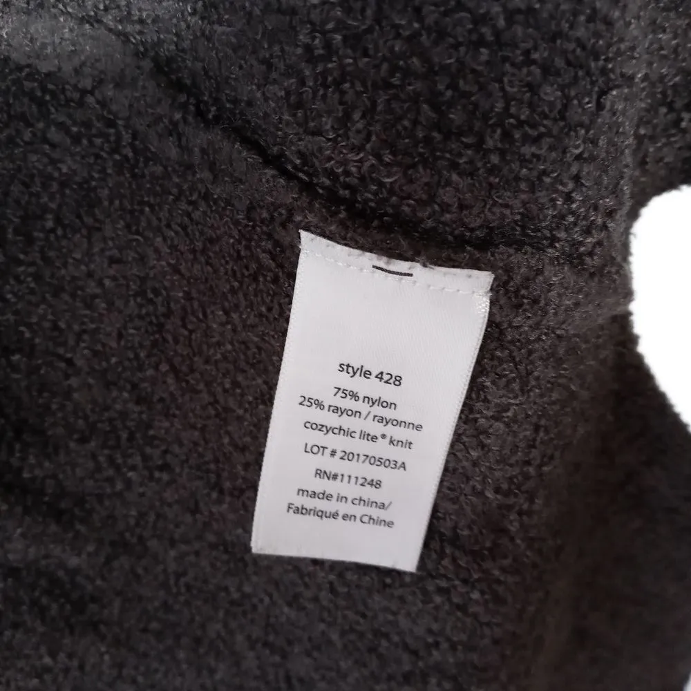 Barefoot
Dreams gray cardigan size medium - Image 7