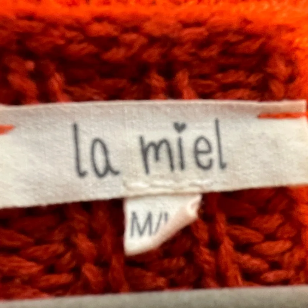 LA MIEL Red V - Image 7