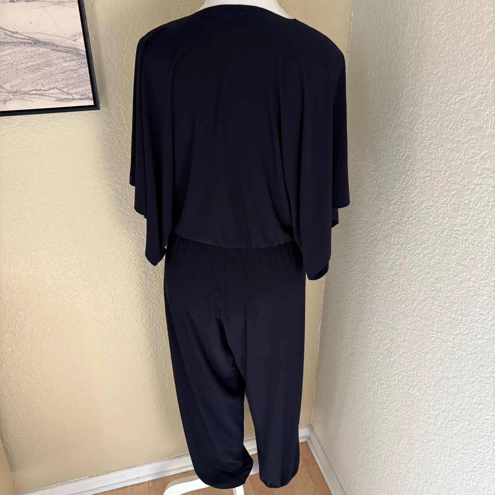 NORMA KAMALI Rectangle Plunging Kimono Sleeve Jogger Jumpsuit Size Medium - Image 6