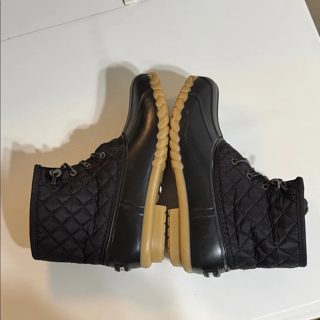 Nautica DORSAY Black Quilted Ankle Boots Side Zipper Size 7 - Image 5